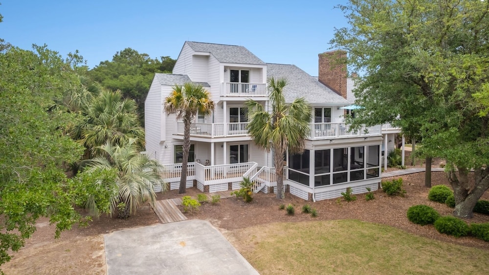 Hellenic Haven 6 Bedroom Home