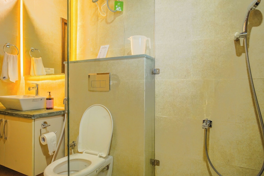 Alaya Stays Veera Marina 3 BHK Apartment