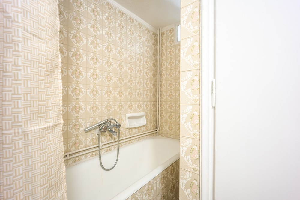 Sunny 1-bedroom Apt 10 Min Walk to Acropolis