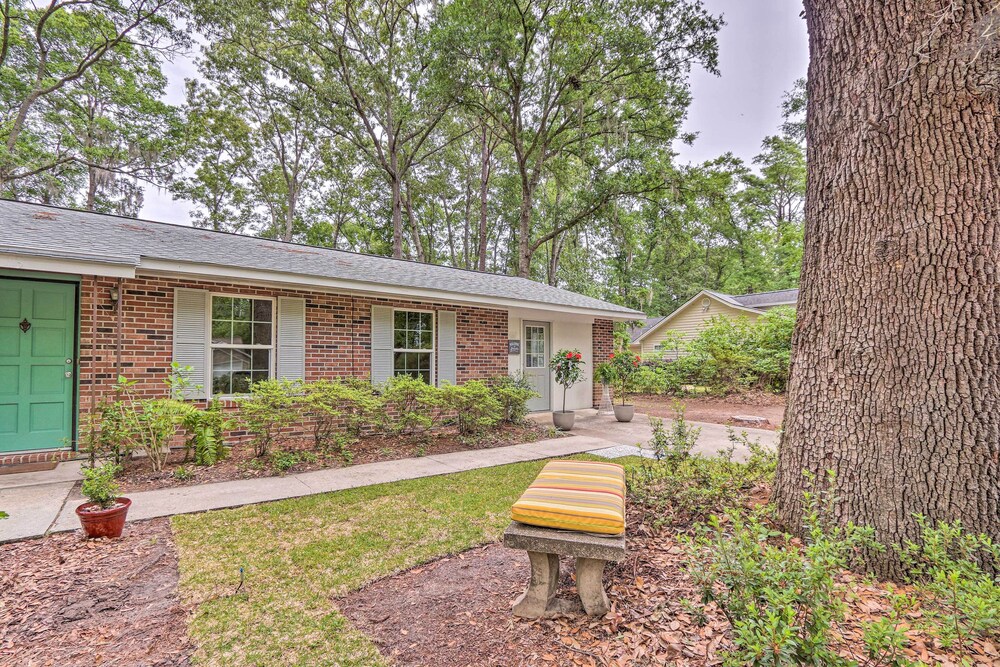Cozy Studio With Yard, 6 Miles to Dwtn Beaufort! view 2
