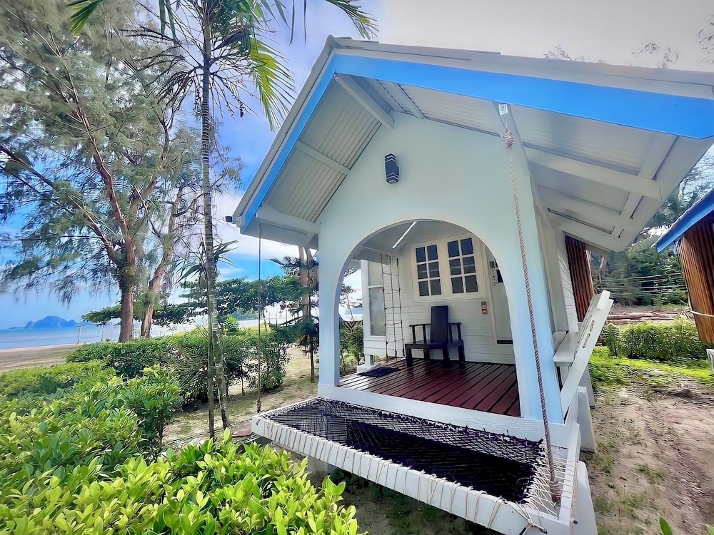 PAN Beachfront Resort Krabi