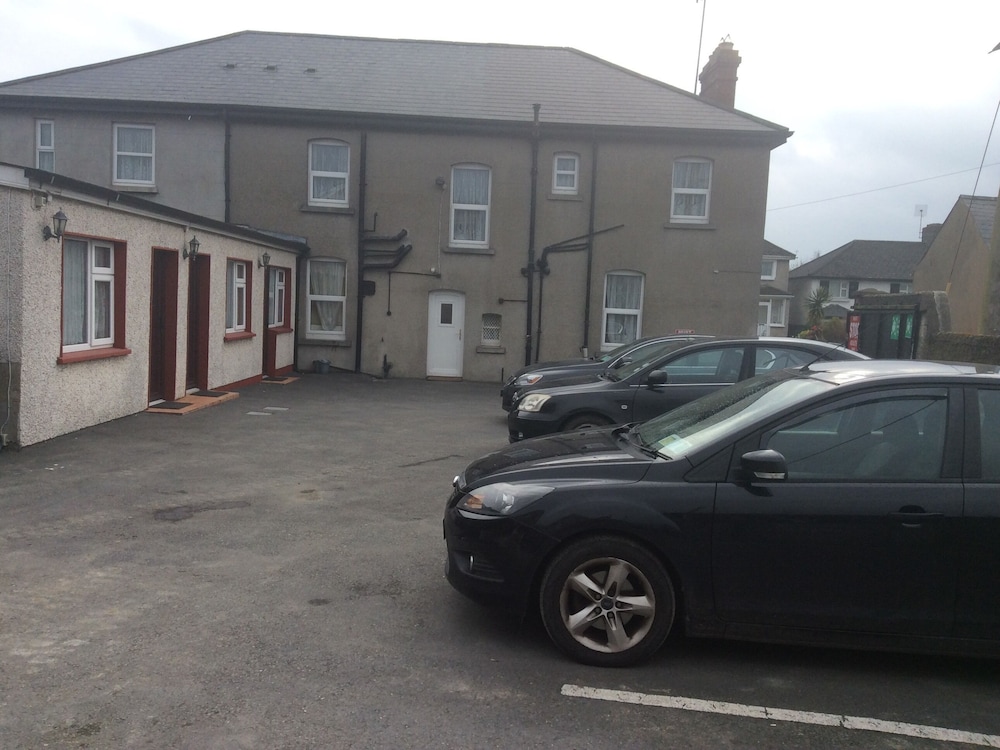 Roseville Lodge B&B