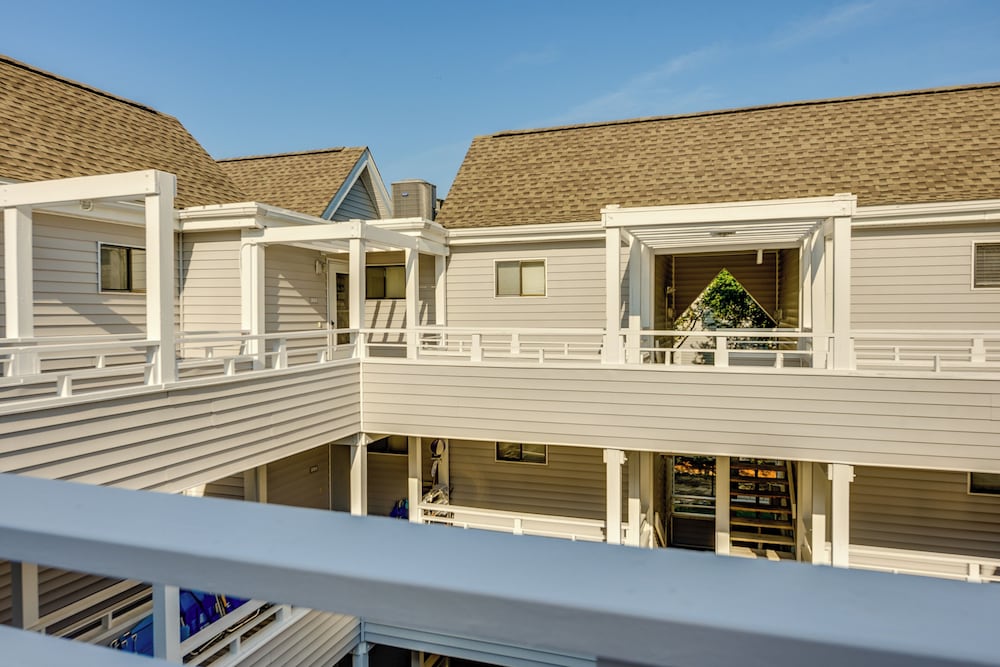 Myrtle Beach Condo w/ Pool Access, Close to Beach! view 4