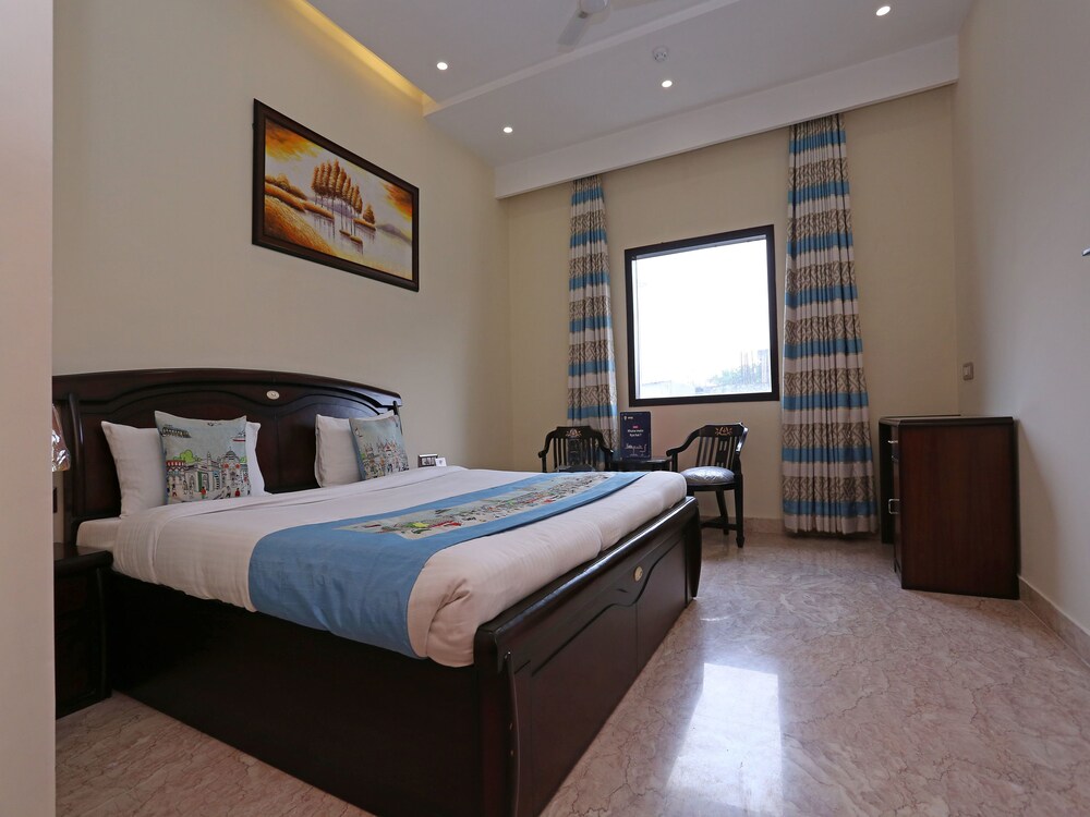 OYO 9377 Prakash Continental