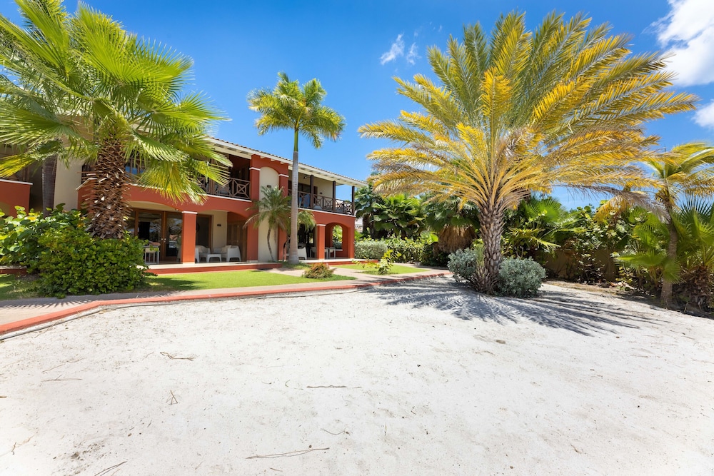 Hotel Spanish Water Apartments - Image 1