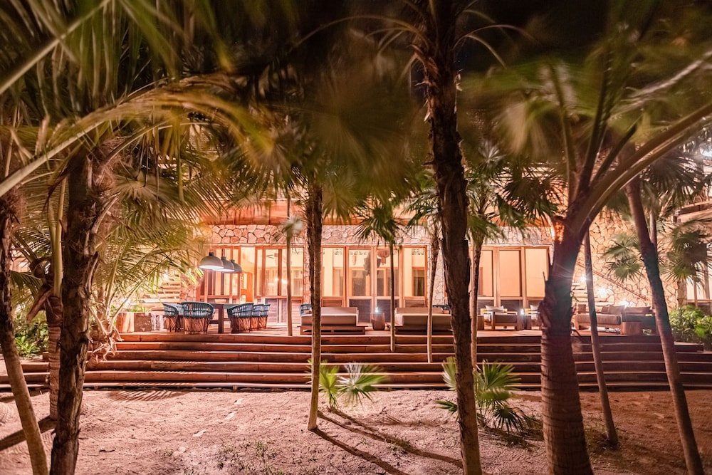 Anana Casa Kaab Kaan Rooftop Pool Beachfront