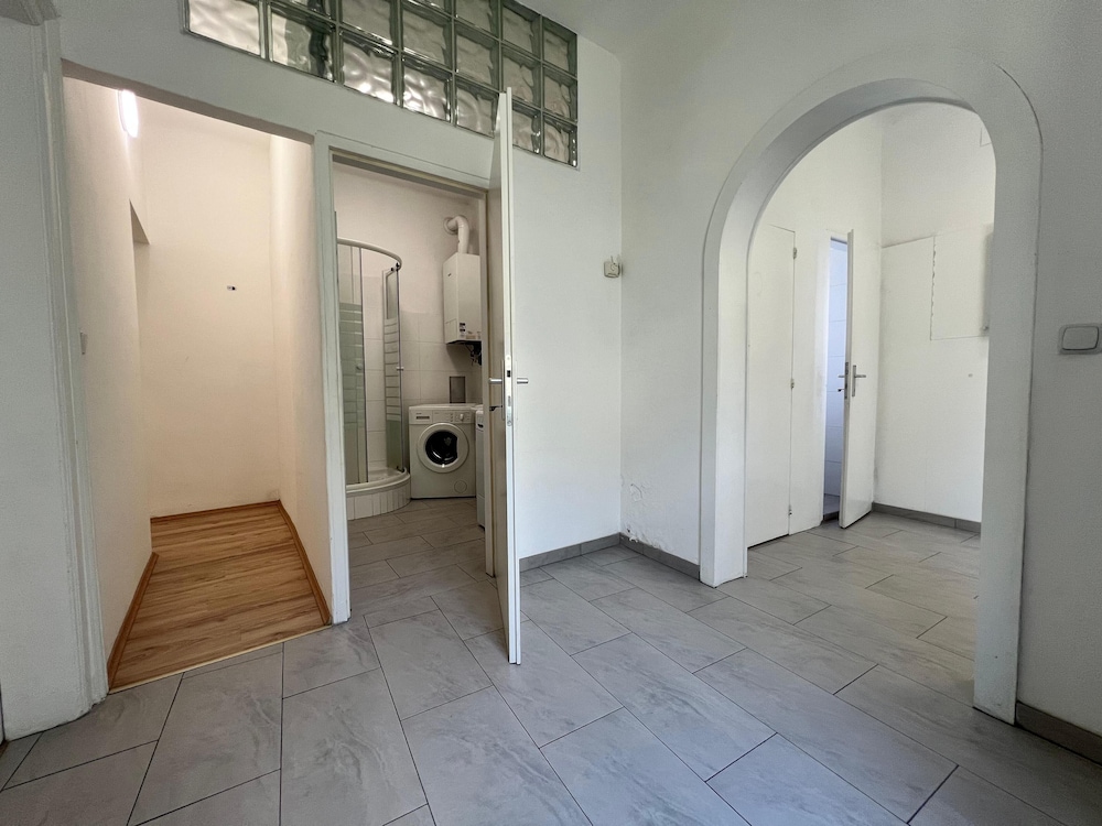Spacious 4BR Stay Vienna for Families