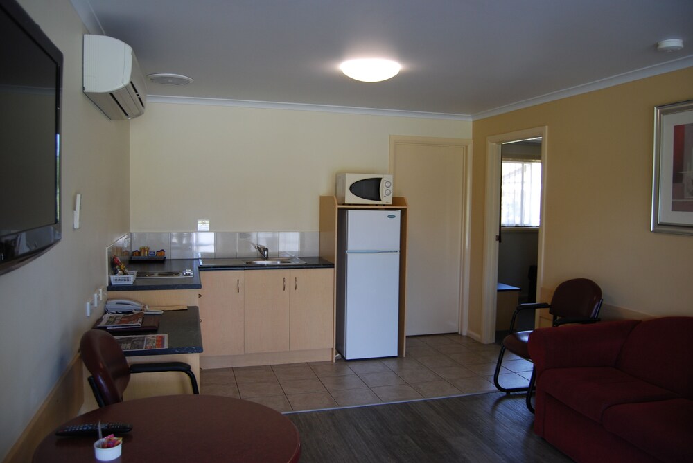 Sportsmans Motor Inn