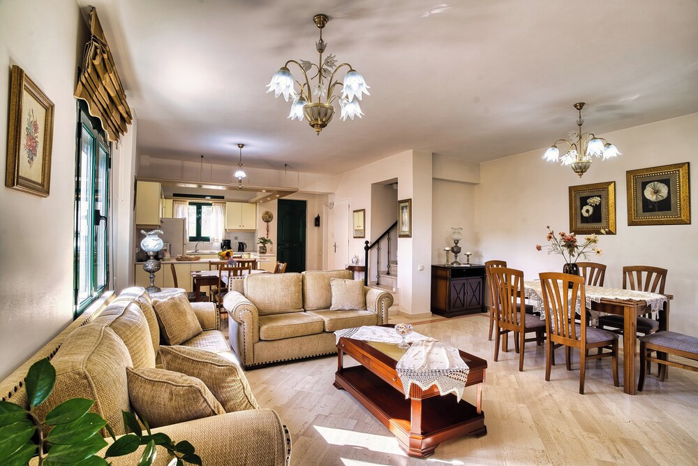 Marilizas Spacious Maisonette