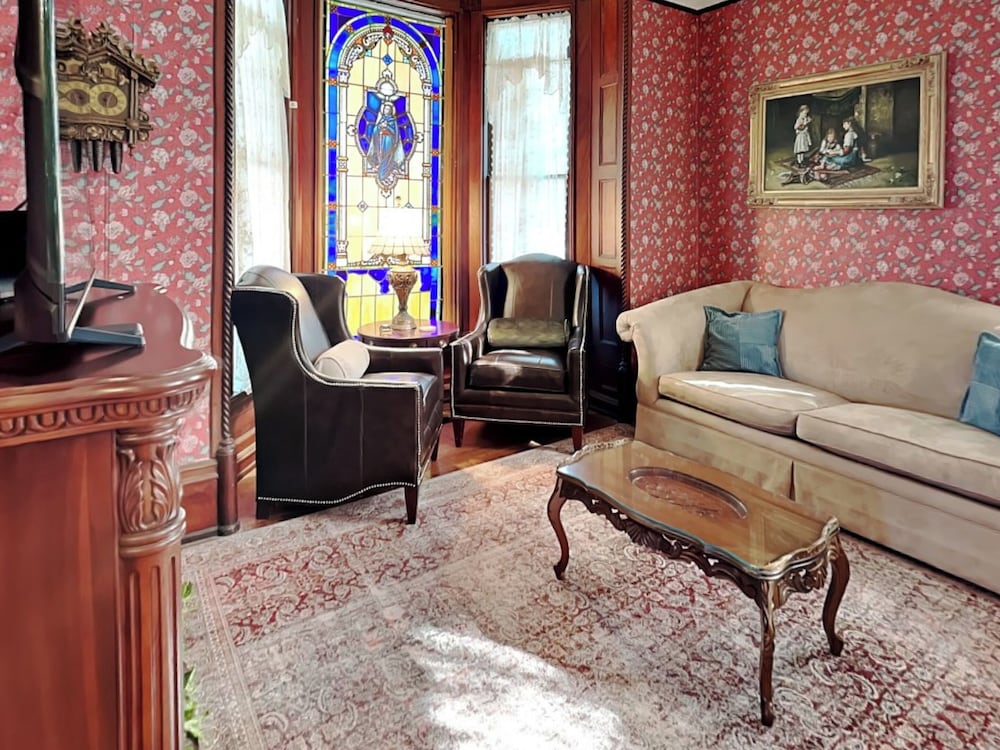 Victorian Rose by Ryson Vacation Rentals