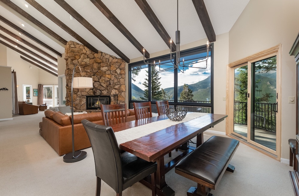 Cedar Upper Luxury Vacation At Windcliff 3 Bedroom Home by RedAwning - Property Image 20