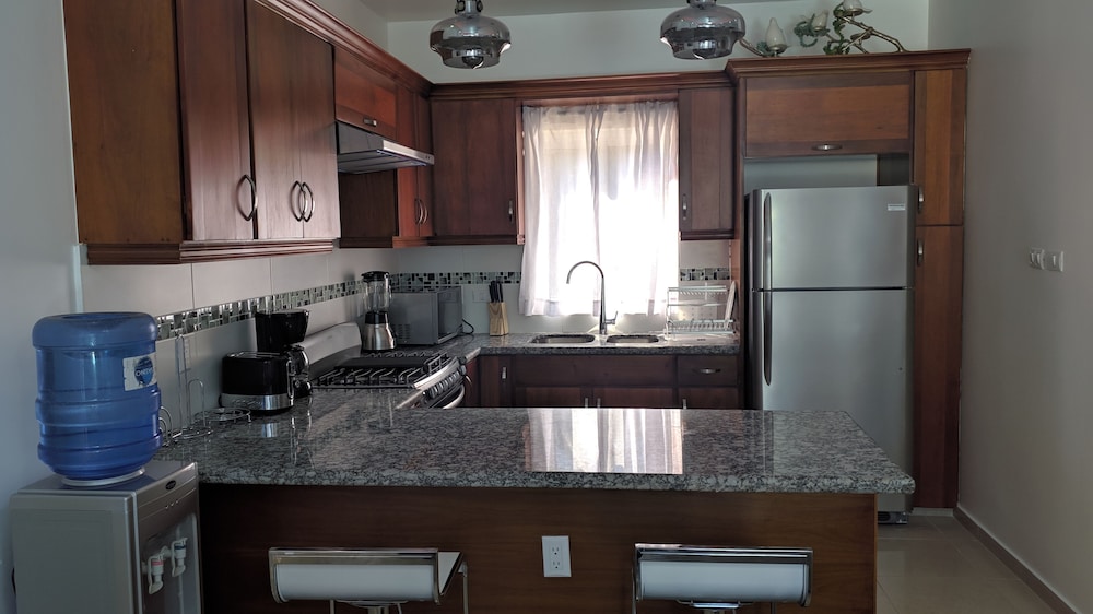 Modern & Private Tropical Villa in Gated Community Minutes From the Beach view 4