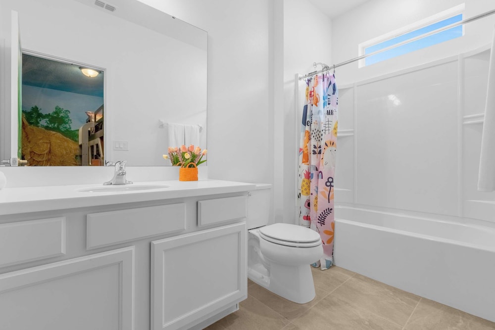 Upstay: Themed Family Home w Pool & Games Room