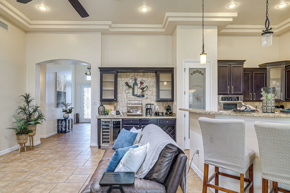 Family-friendly El Paso Home: Hike, Shop & Explore