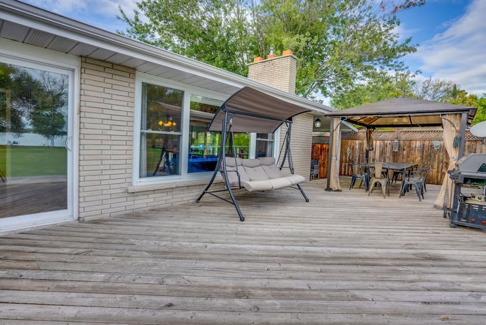 Lakeside Living BBQ Fun Boat Deck Playground