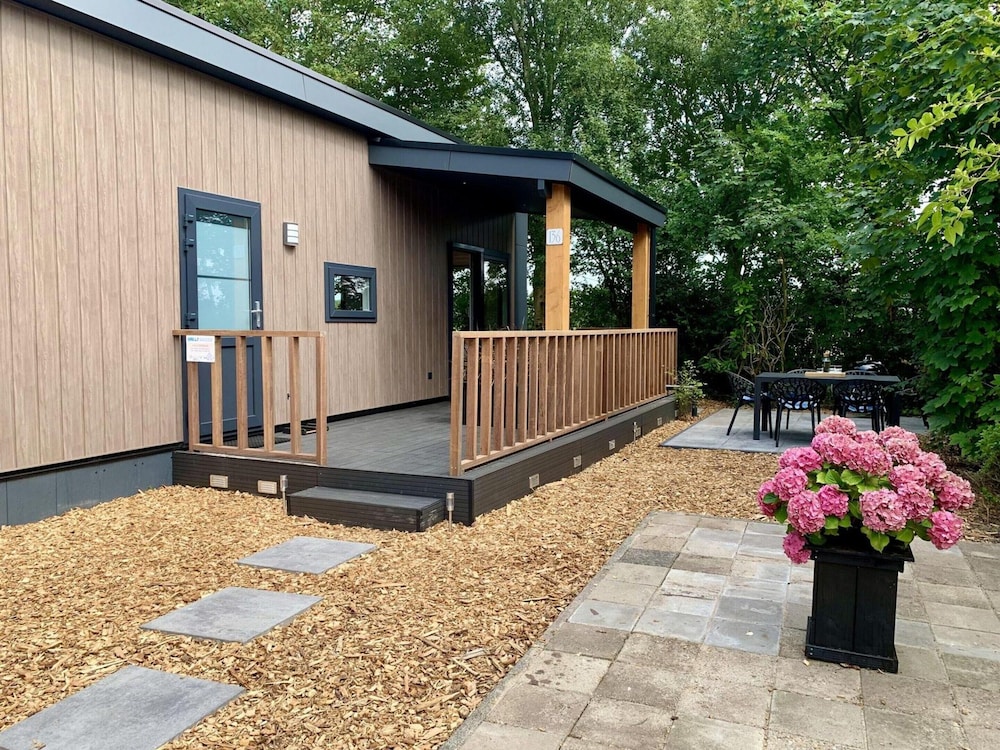 Modern Chalet With Terrace, Veranda