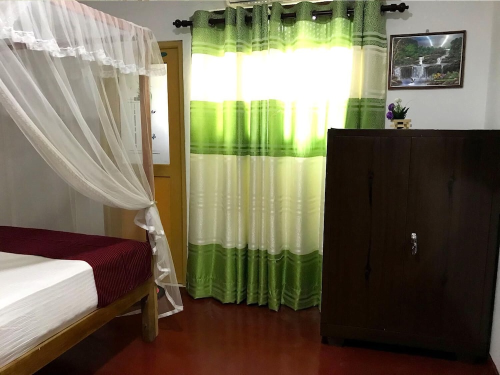 Damith Tourist Inn
