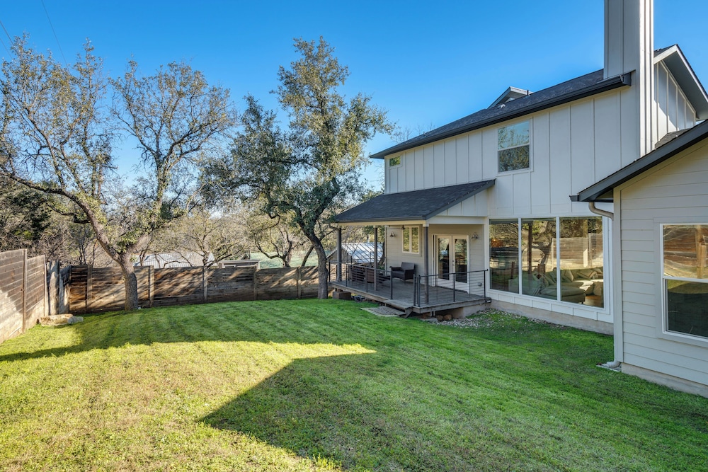21 Mi to Dtwn: Spacious Home in Austin Suburbs!