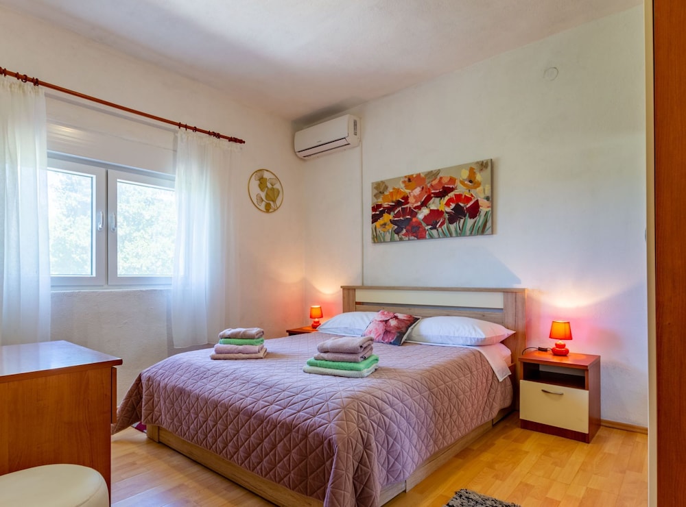Relaxing Zadar Hideaway With Seasonal Pool & Seaside Charm