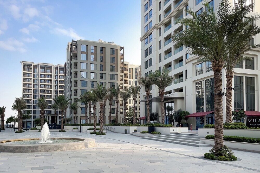 Cozy 1BR at Vida Residences Creek Beach