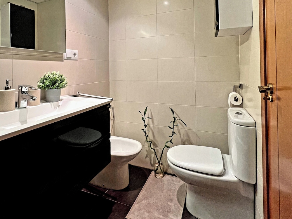 Valencia Oasis Retreat - 2 Bedroom Apartment