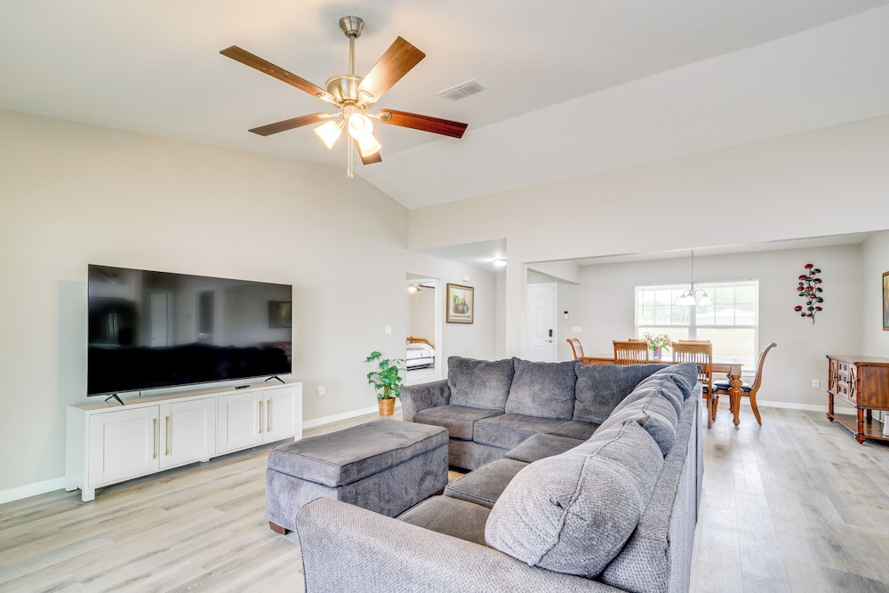 Hike, Paddle & Explore: Home w/ Lanai in Ocala