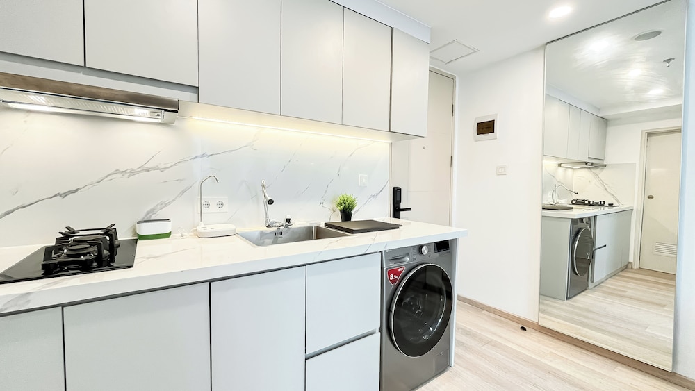Modern Classic Touch 1Br Apartment At Tokyo Riverside Pik 2