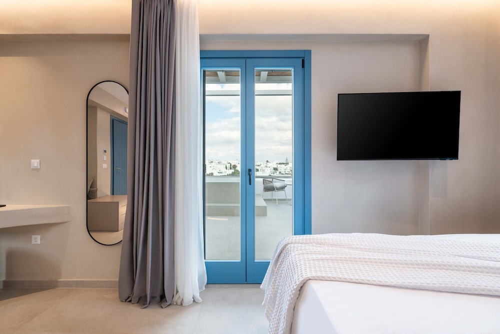 Aura Suites Paros view 3