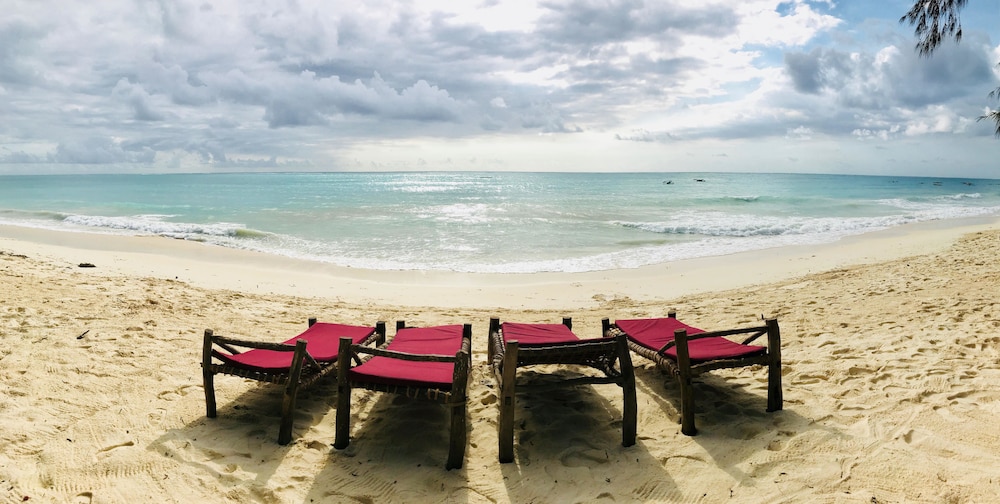 Kiwengwa Vacations - Lazy Beach House - Property Image 11