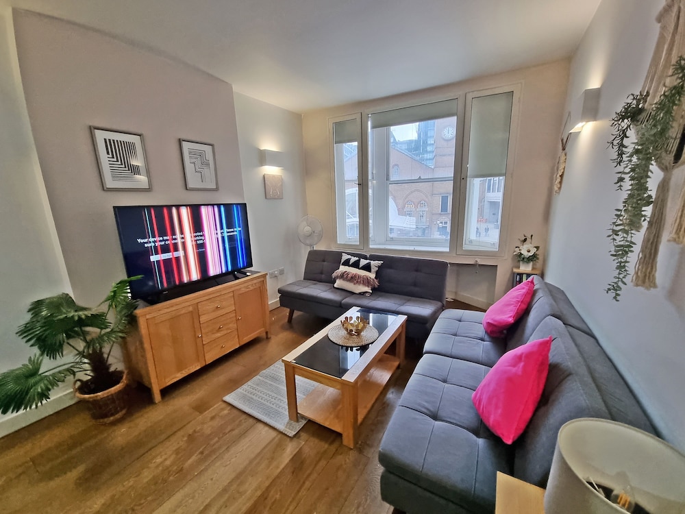 Liverpool Street Apartments