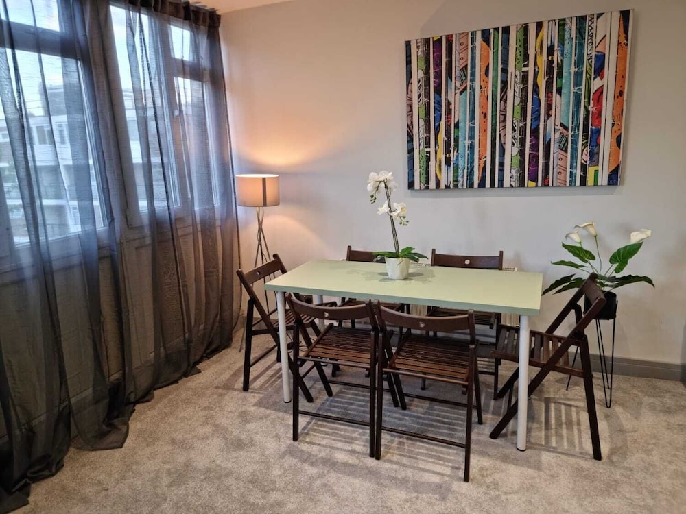Remarkable 3-bed Apartment in London
