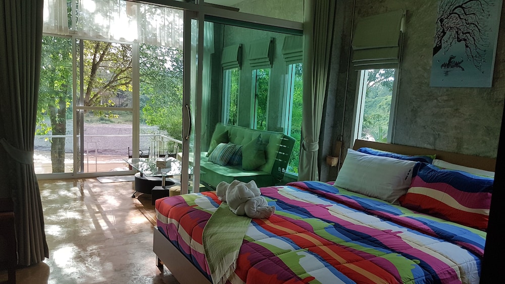 Nan De Panna Riverside Homestay