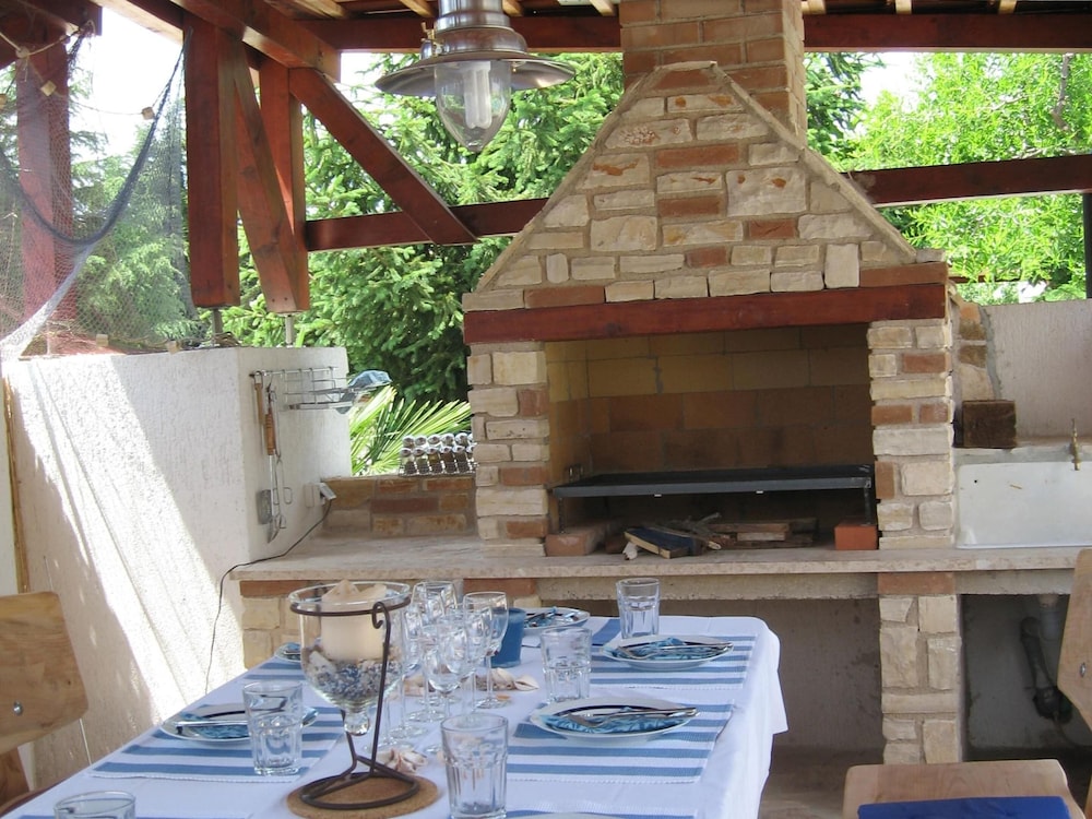 Peaceful House Only 900m From the sea With Swimming Pool, Bbq, Wifi, Airco view 5