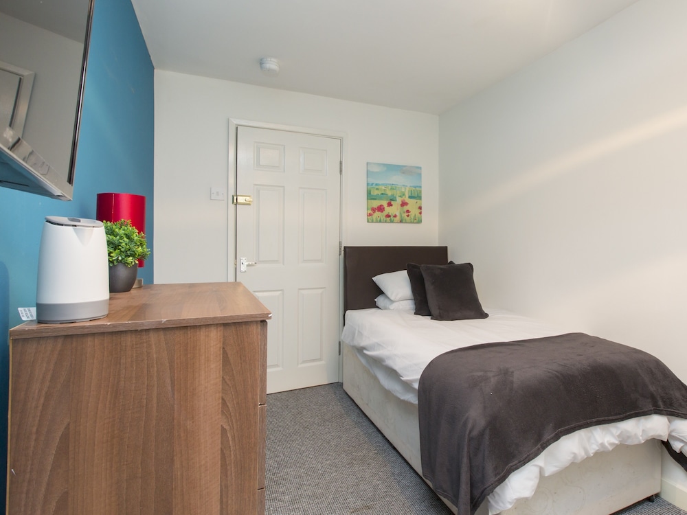 Townhouse Plus @ 40 West St