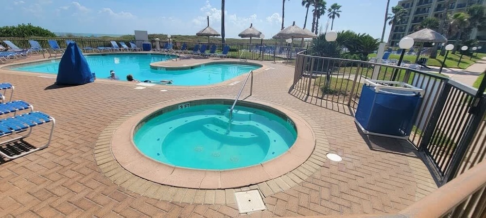 Saida Beachfront Luxe Condo Two Heated Pools 2 Bedroom Condo