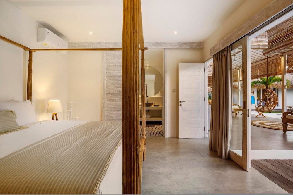 Villa Surga Blue by Alfred in Bali - Brand New 5 BR Pool Villa in the of Seminyak