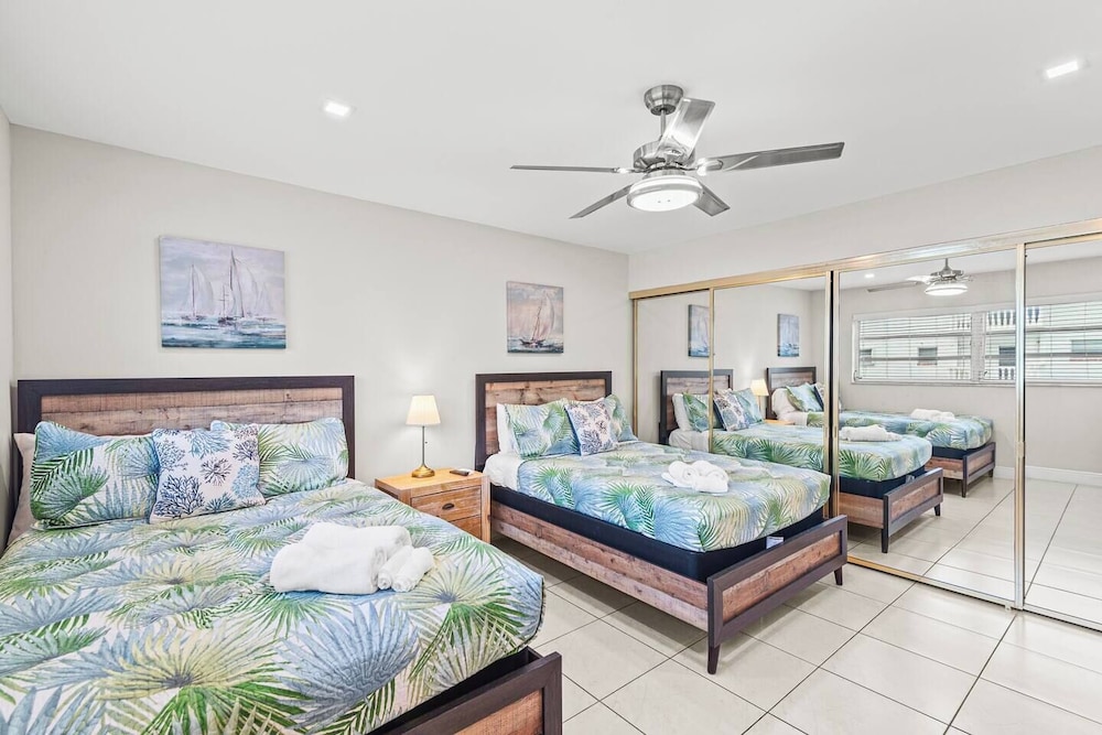 Beach, Pool; Las Olas Getaway