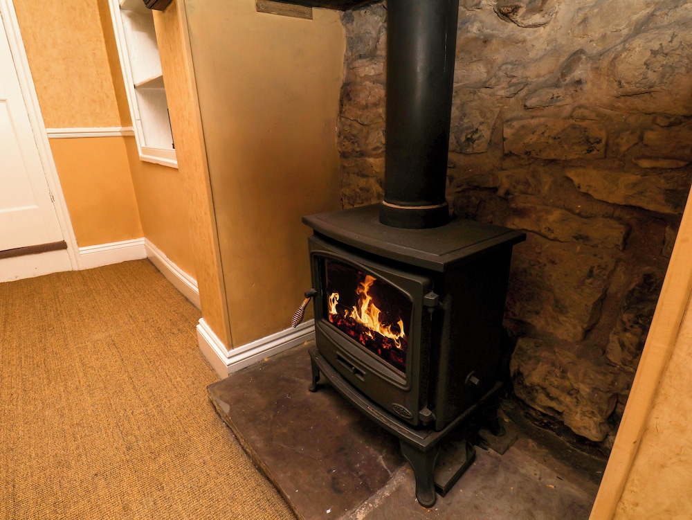Sixpence Cottage