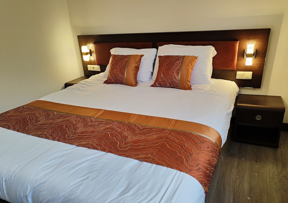 Hotel CN Hotel Arnhem Centraal - Image 1