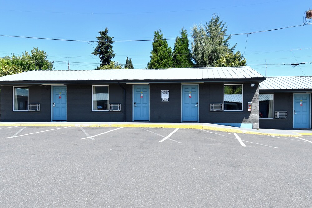 Budget Motel