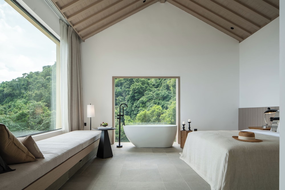 Miyue Shenzhen Tianlu Secret Wild Wizard Holiday Hotel