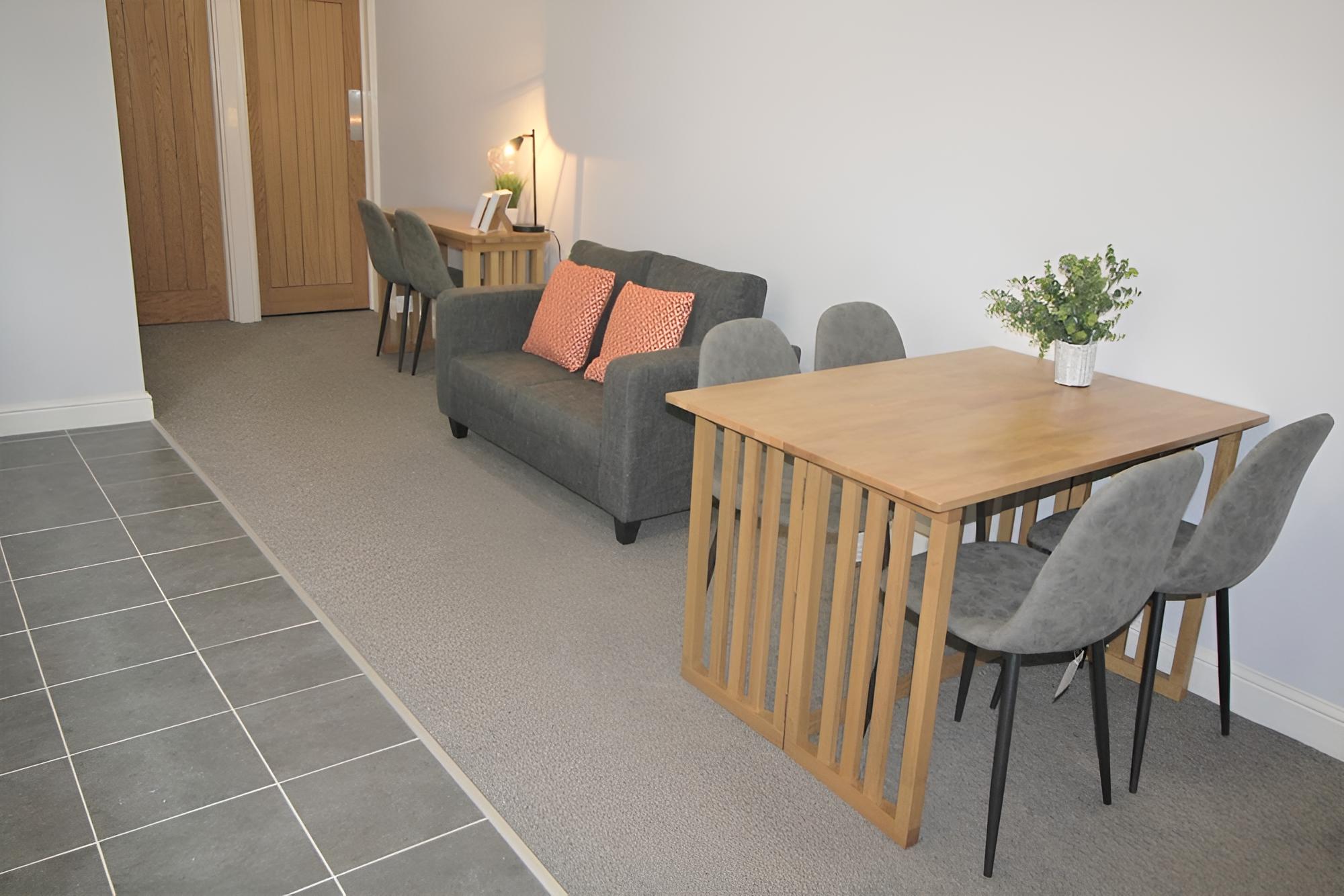 Comfy Rooms in Coventry view 2