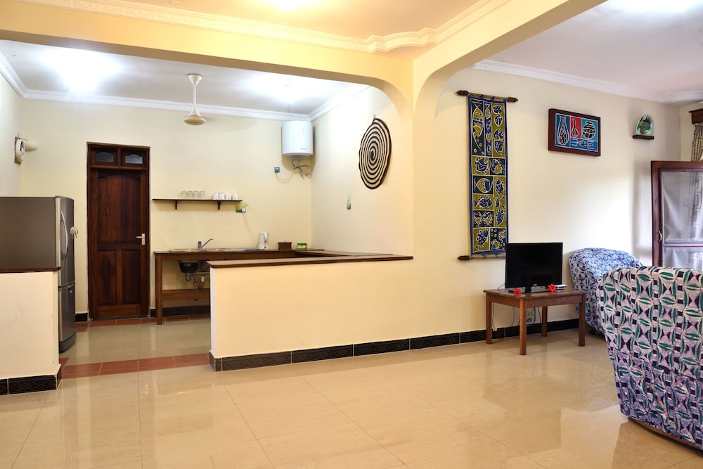 Mnarani Beach Cottages