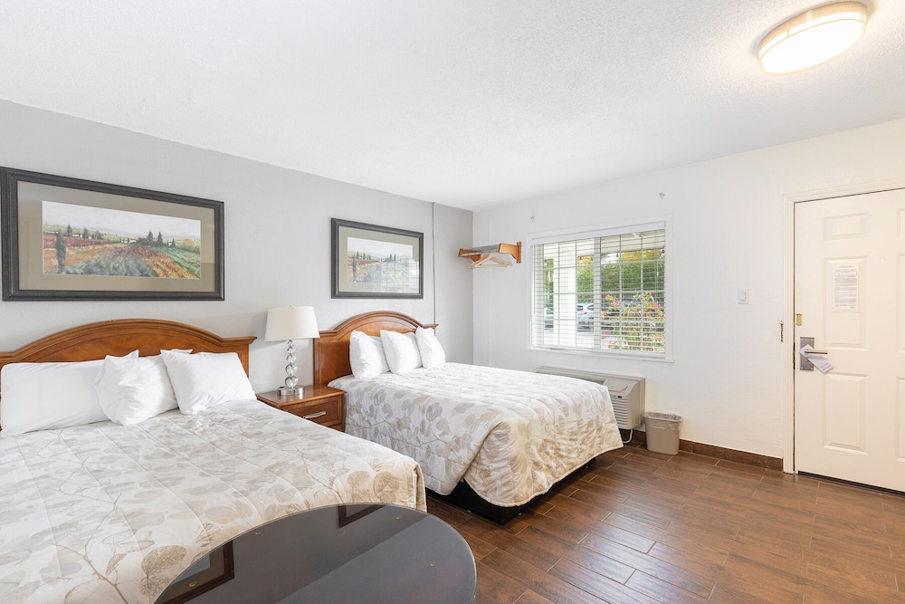 Vineyard Valley Inn