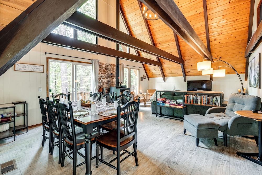 Sleek Blue Lake Springs Retreat w/ Deck & Yard!