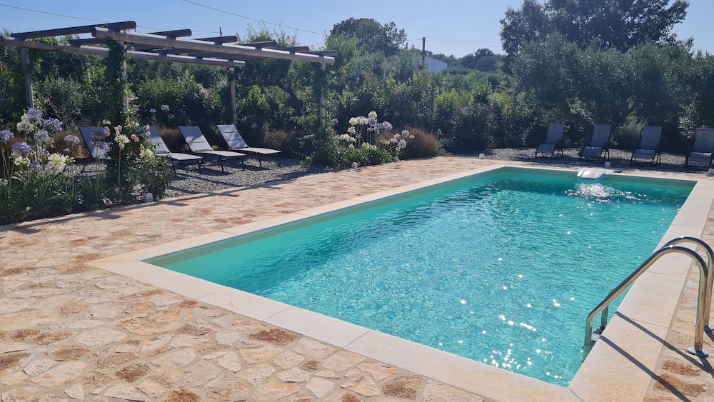 TD Il Faritrullo Trulli in the Itria Valley w Pool