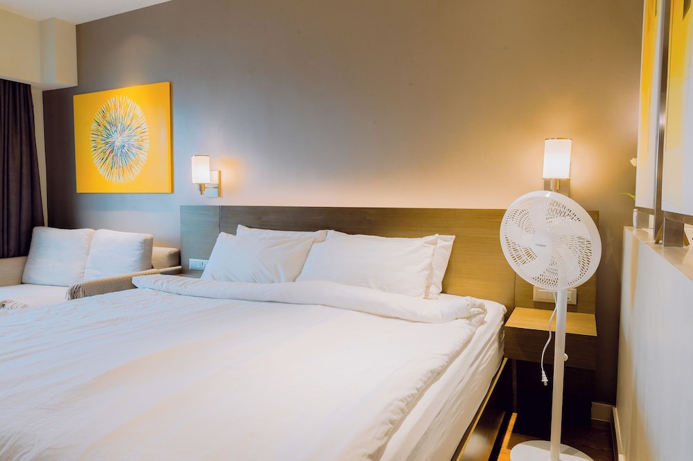 Hotel Residences at Acqua