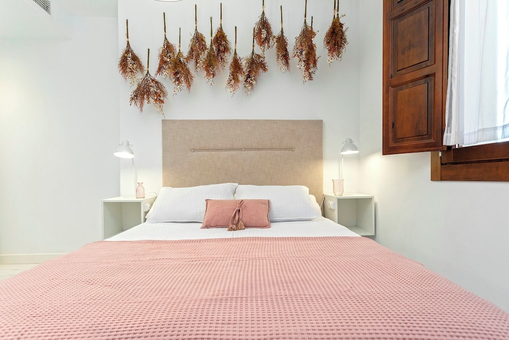 Stunning 2-bedroom Apartment Near Cathedral Zacatin 303