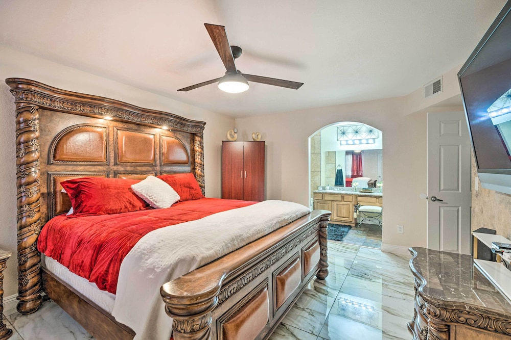 Seasonal Pool & Spa: Las Vegas Pad, 11 Mi to Strip view 3
