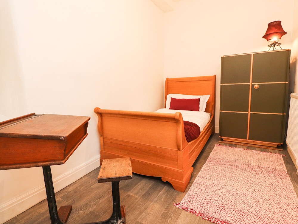 Dyson House